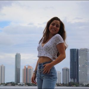 Meet your Posher, Raquel